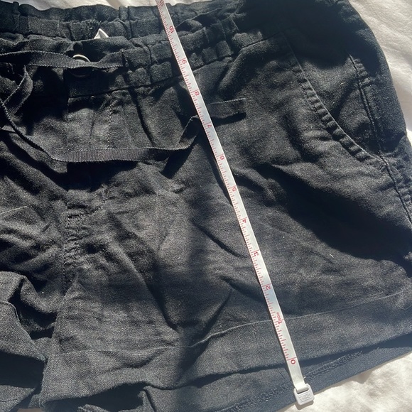OldNavy Women's Black Linen Shorts - Picture 6 of 7